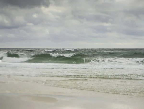 梦幻般的暴风雨海湾海岸海景 — 图库照片