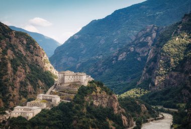 Kale Bard İtalya havadan görünümü