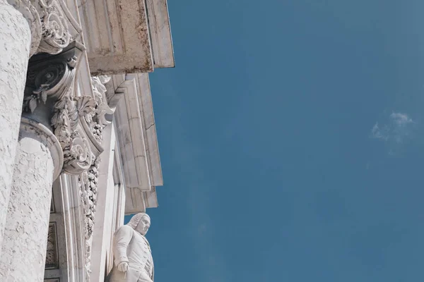 Närbild av The Rua Augusta Arch på torget Commerce i Lissabon, Portugal. — Stockfoto