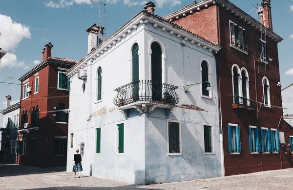 Barevné malované domy - Burano ostrov - Itálie — Stock fotografie
