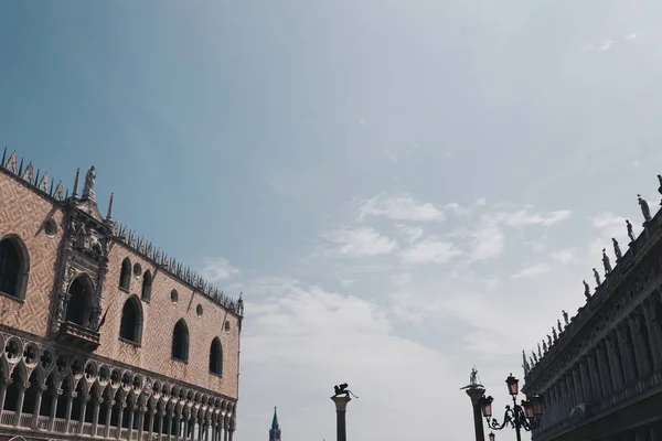 Pt - イタリアのヴェネツィアの聖マルコの広角ビュー — ストック写真