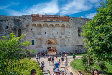 Hırvatistan 'ın Split kentindeki Diocletian Sarayında Altın Kapı