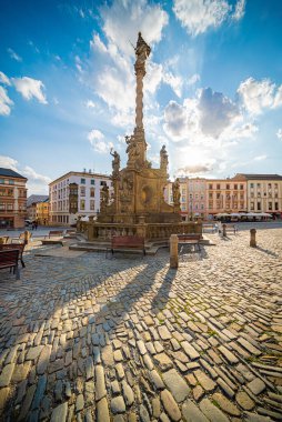 Olomouc - Çek Cumhuriyeti 'nin Dolni Meydanı, orijinal adı Dolni Namesti. Ünlü unesco miras şehri ve turistik eğlence merkezi..