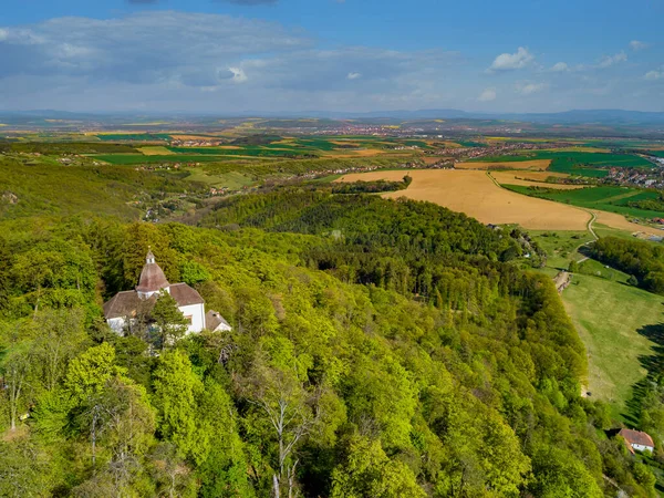 Luftaufnahme Der Burg Buchlov Und Der Kapelle Barbora Der Mährischen — Stockfoto