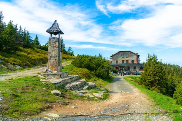 Sommer Blick Auf Serak Berghütte Auf Serak Hügel Hruby Jesenik — Stockfoto