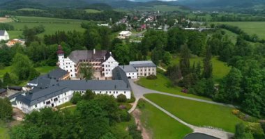 Velke Losiny 'nin Rönesans Şatosu' nun havadan görünüşü