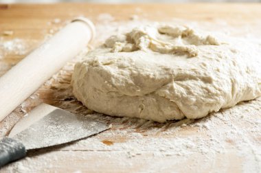 pizza hamur ahşap tablo