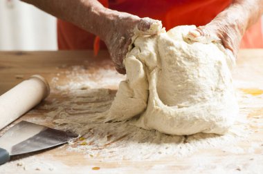 geleneksel hazırlık gerçek İtalyan pizza