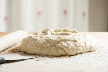 pizza hamur ahşap tablo