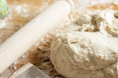 pizza hamur ahşap tablo