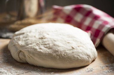 pizza hamur yapmak için hazır ekmek