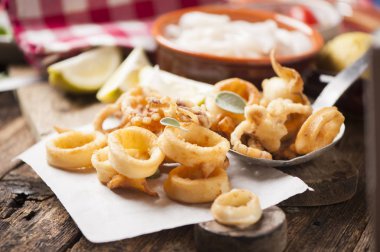 Gevrek kalamar halkaları 