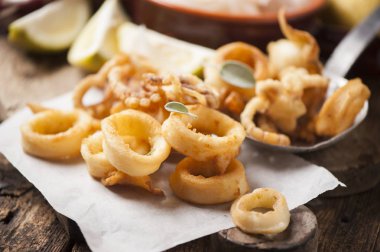 Gevrek kalamar halkaları 