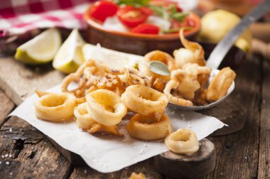 Gevrek kalamar halkaları 