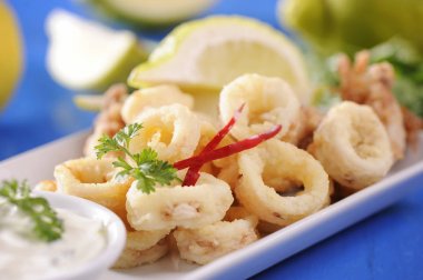 Kızarmış Calamari Halkaları