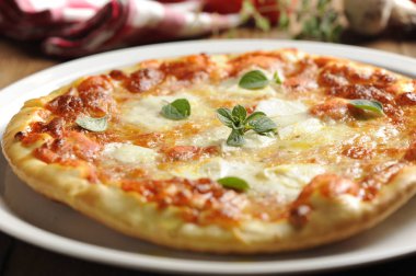 İtalyan pizza margherita
