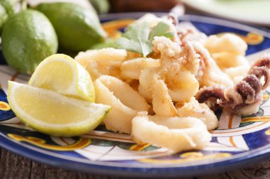 Kızarmış Calamari Halkaları
