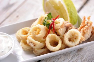 Kızarmış Calamari Halkaları