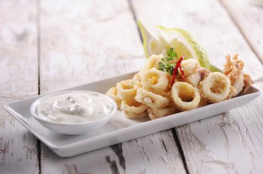 Kızarmış Calamari Halkaları