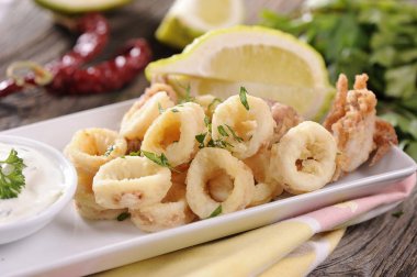 Kızarmış Calamari Halkaları
