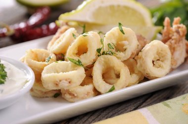 Kızarmış Calamari Halkaları