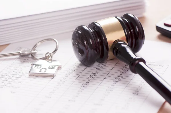 House key with a document bill — Stock Photo, Image