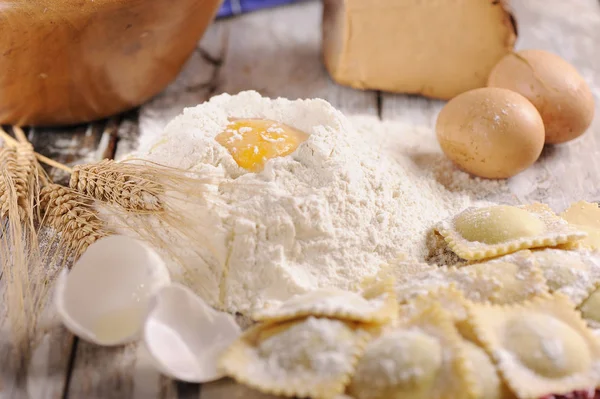 Fresh homemade italian filled pasta — Stock Photo, Image