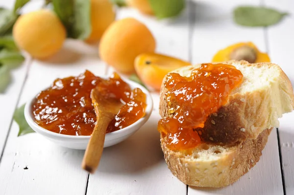 Home made apricot and bread — Stock Photo, Image