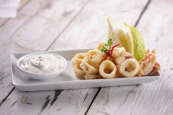 Kızarmış Calamari Halkaları