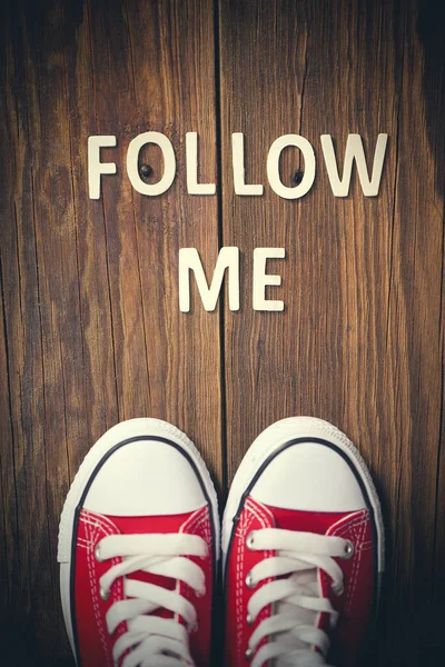 Follow Me request on wood — Stock Photo, Image