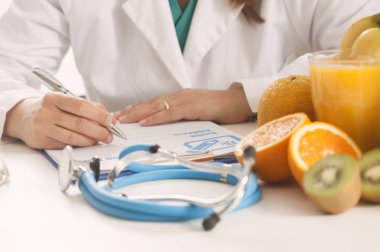 Diyetisyen doktor diyet listesi yazma