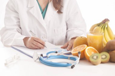 Diyetisyen doktor diyet listesi yazma
