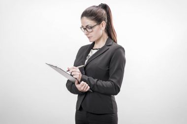 güzel bir iş kadını çekici notlar onun panoya 