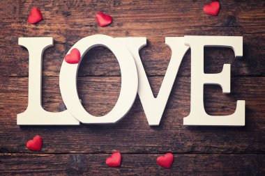 ahşap üzerine kelime aşk