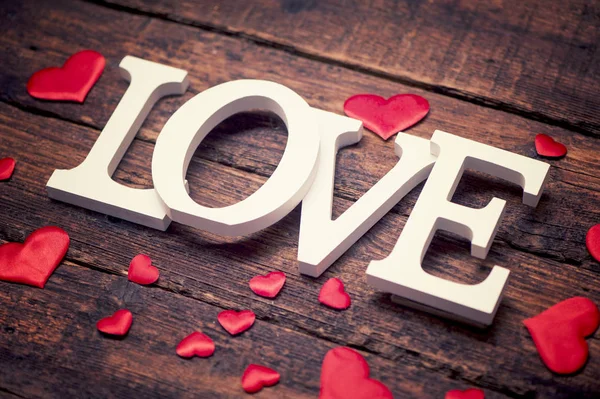 ahşap üzerine kelime aşk