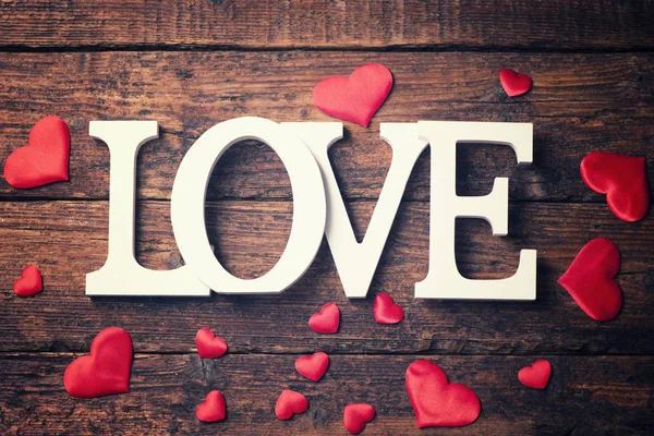 ahşap üzerine kelime aşk