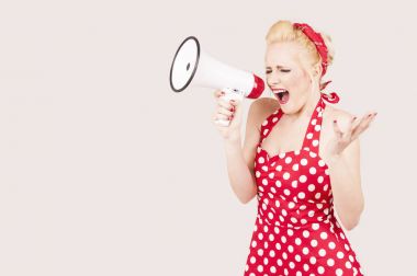 PIN kullanarak kız bir bir megafon