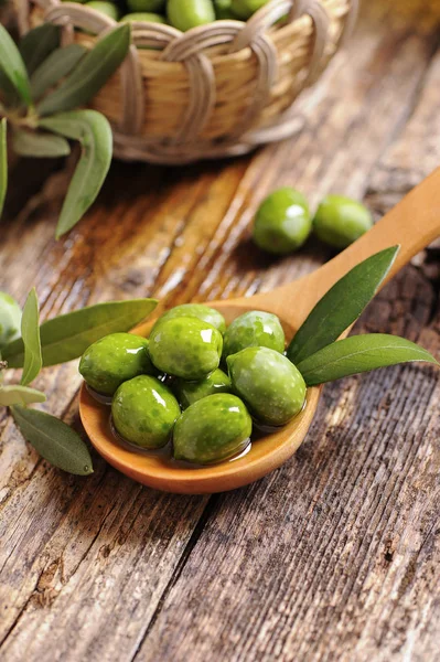 Olives et huile d'olive — Photo