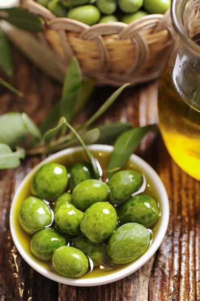 Olives et huile d'olive — Photo