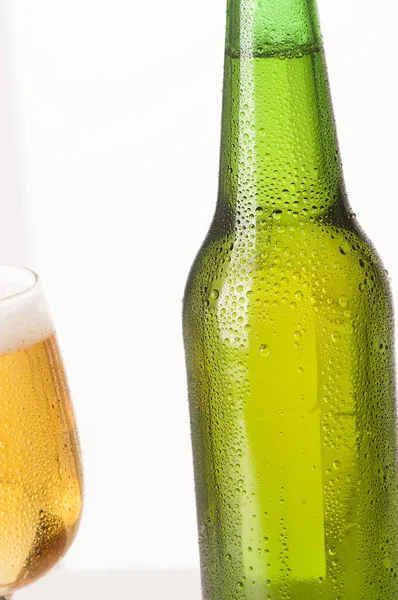 ビールとガラスのボトル — ストック写真