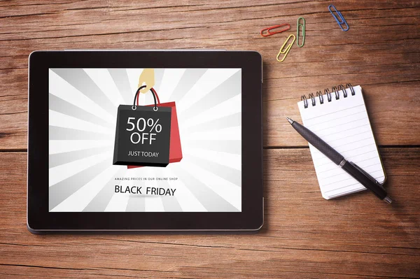  Satılık reklam ile masa üzerinde tablet