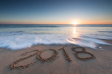 sahilde kum yazılı 2018 mesaj