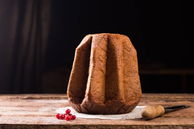 Ev İtalyan Noel kek yaptı. Pandoro
