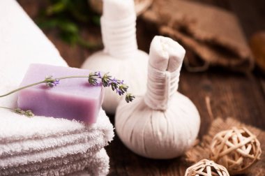 Lavanta çubuğu beyaz havlu '