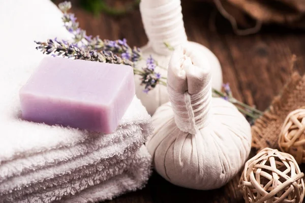 Lavanta çubuğu beyaz havlu '