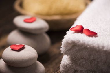 Sağlık dekorasyon ahşap masa üzerinde. Sevgililer günü kavramı