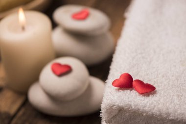 Sağlık dekorasyon ahşap masa üzerinde. Sevgililer günü kavramı