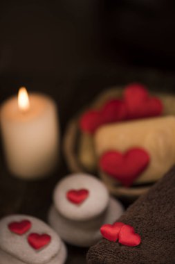 Sağlık dekorasyon ahşap masa üzerinde. Sevgililer günü kavramı