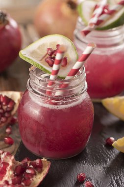 Nar suyu nar karanlık b ahşap oyun tahtası ile