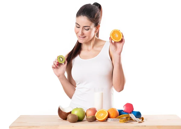Mutlu kız ve sağlıklı vejetaryen yemek, meyve — Stok fotoğraf